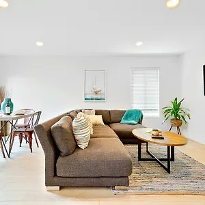  Holiday home Deluxe I & Ii United States